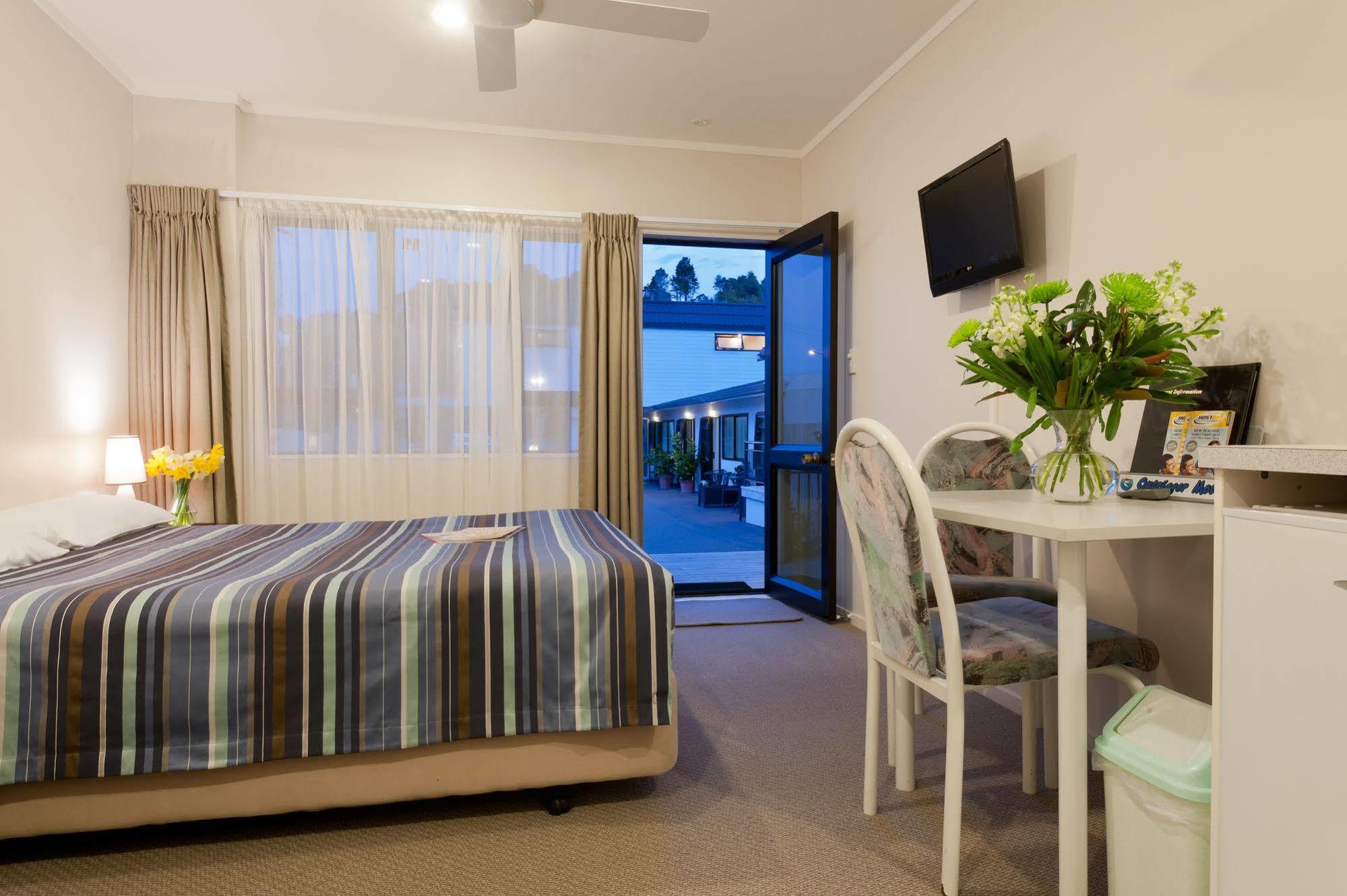 Outrigger Motel Paihia Exterior photo